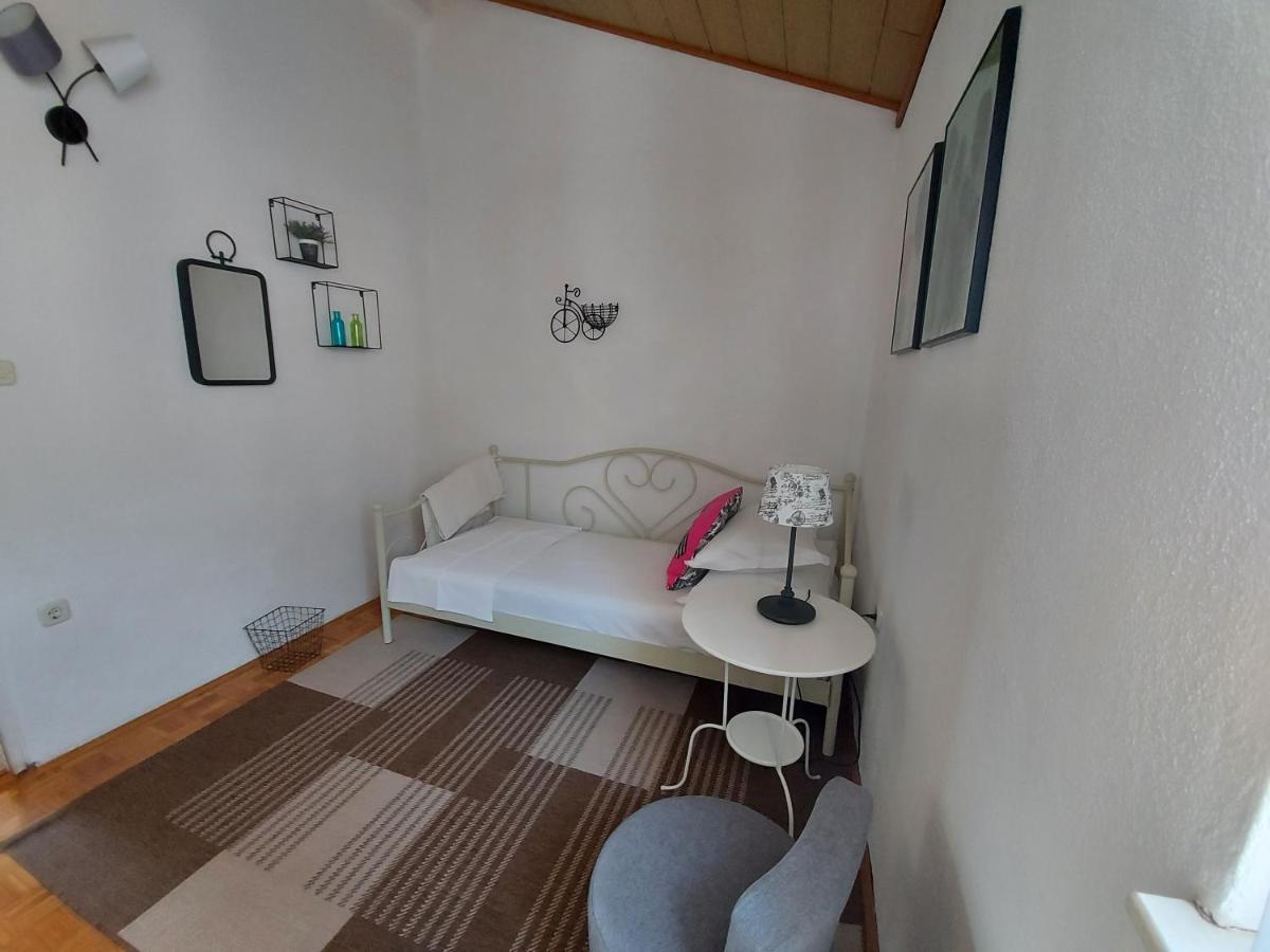 Apartments And Rooms Villa Dona Makarska Exteriör bild