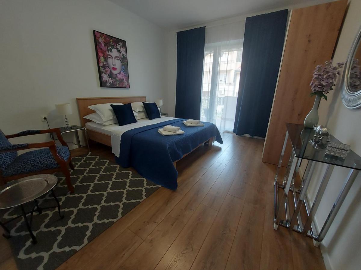 Apartments And Rooms Villa Dona Makarska Exteriör bild