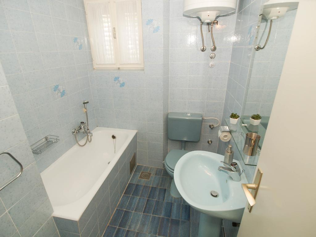 Apartments And Rooms Villa Dona Makarska Exteriör bild