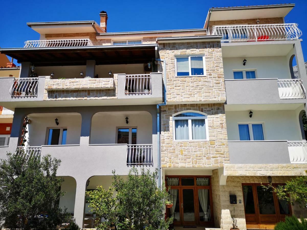 Apartments And Rooms Villa Dona Makarska Exteriör bild