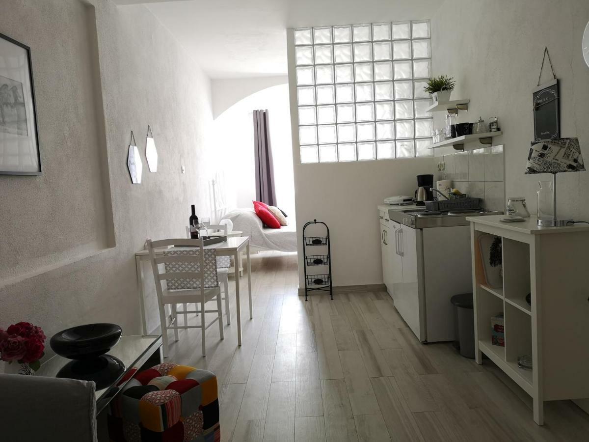 Apartments And Rooms Villa Dona Makarska Exteriör bild