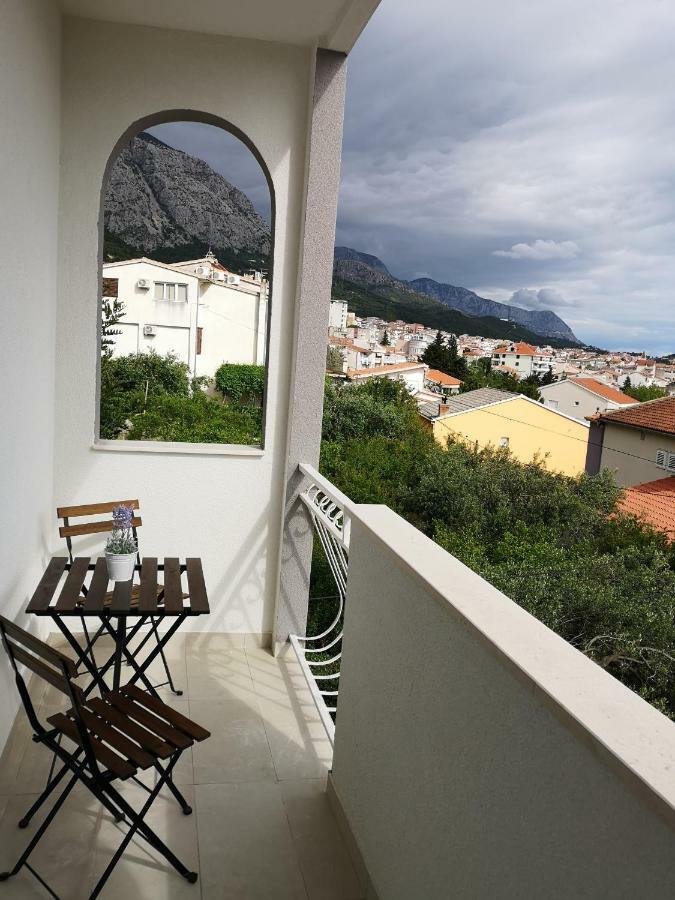Apartments And Rooms Villa Dona Makarska Exteriör bild