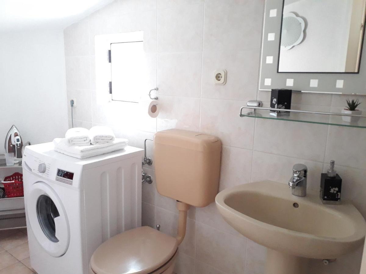 Apartments And Rooms Villa Dona Makarska Exteriör bild